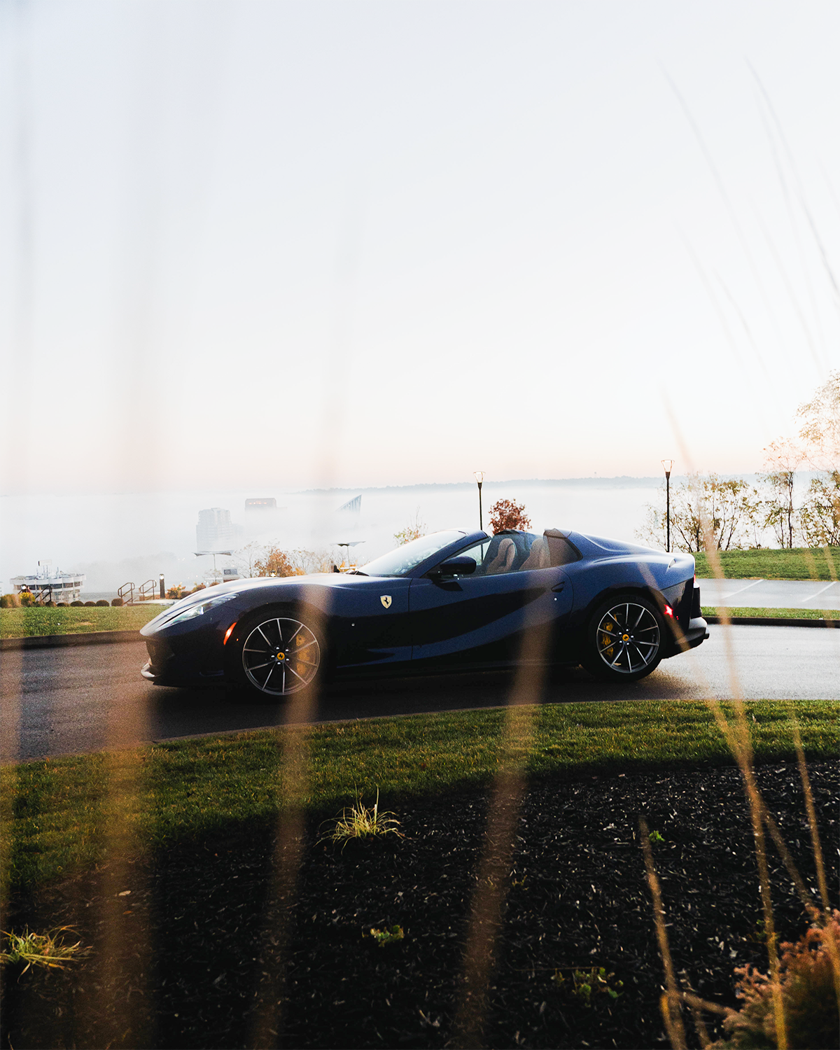 Ferrari 812 (1)